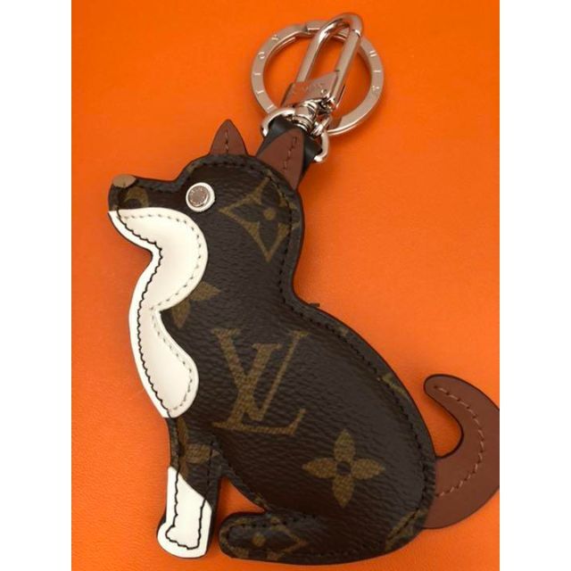ルイヴィトン 犬 イヌ チャーム モノグラム キーホルダー 柴犬 LV ルイヴィトン 犬 イヌ チャーム モノグラム キーホルダー 柴犬 LV