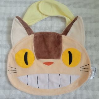 ジブリ(ジブリ)の新品　未使用　スタイ　よだれかけ　ベビー　ジブリ　となりのトトロ　ネコバス(ベビースタイ/よだれかけ)