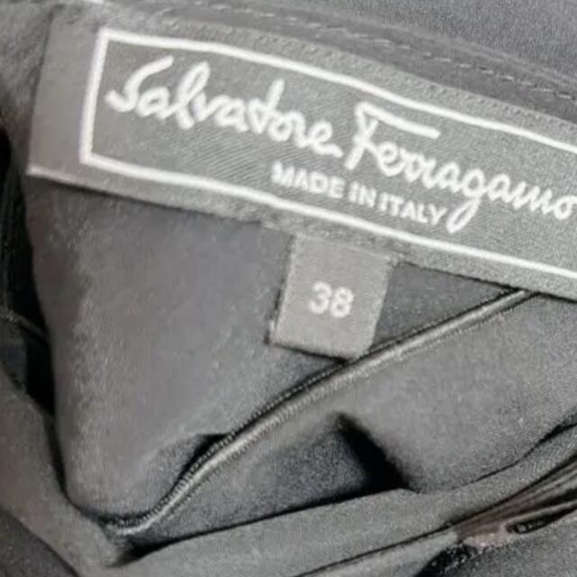 Salvatore Ferragamo(サルヴァトーレフェラガモ)の美品　サルバトーレフェラガモ  美　フレアライン　ワンピース　ドレス　レッド レディースのワンピース(ひざ丈ワンピース)の商品写真