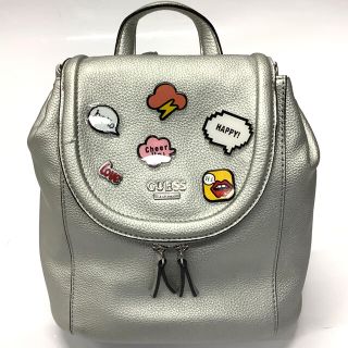 ゲス(GUESS)のGUESS リュック　アクリル　フェイクレザー　シルバー　r204(リュック/バックパック)