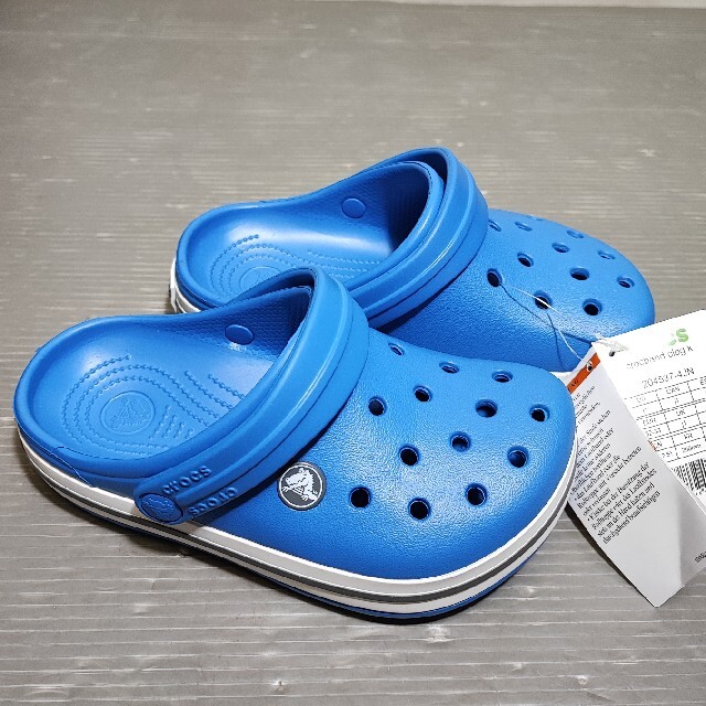 crocs(クロックス)のクロックス Crocband II Kids キッズ/ベビー/マタニティのキッズ靴/シューズ(15cm~)(サンダル)の商品写真