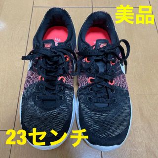 ナイキ(NIKE)の【美品】NIKE ランニングシューズ　23センチ　オレンジ(シューズ)