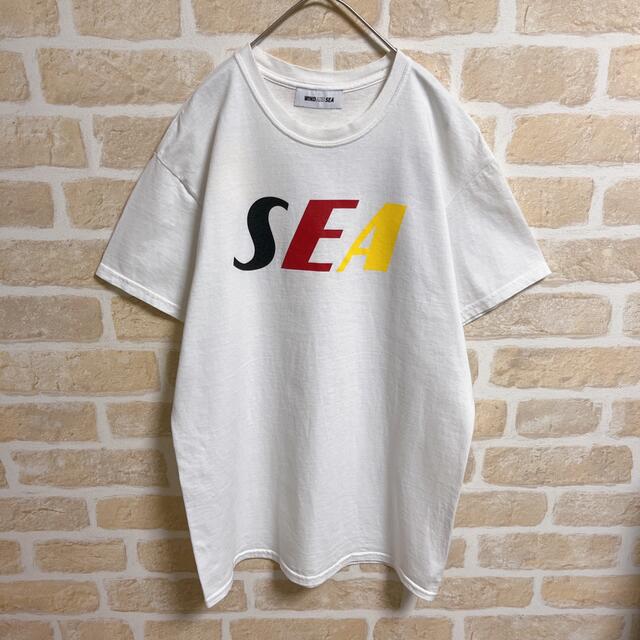 WIND AND SEA(ウィンダンシー)のWIND AND SEA ウィンダンシー Tシャツ 白 両面プリント デカロゴ メンズのトップス(Tシャツ/カットソー(半袖/袖なし))の商品写真