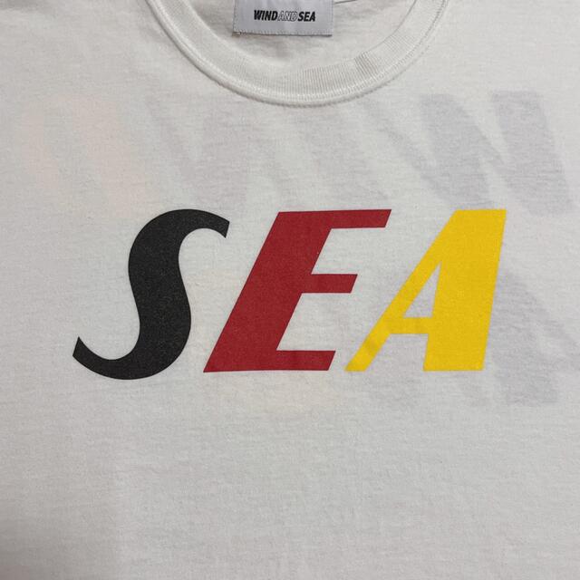 WIND AND SEA(ウィンダンシー)のWIND AND SEA ウィンダンシー Tシャツ 白 両面プリント デカロゴ メンズのトップス(Tシャツ/カットソー(半袖/袖なし))の商品写真