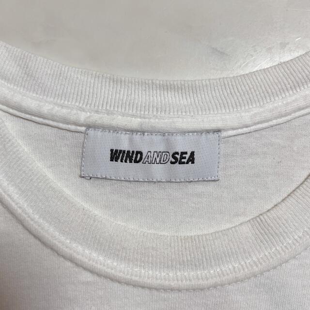 WIND AND SEA(ウィンダンシー)のWIND AND SEA ウィンダンシー Tシャツ 白 両面プリント デカロゴ メンズのトップス(Tシャツ/カットソー(半袖/袖なし))の商品写真