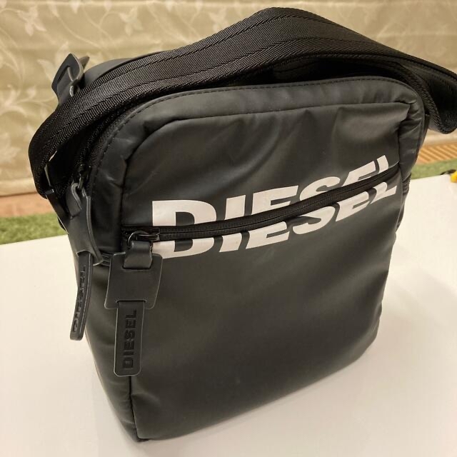 DIESEL(ディーゼル)のディーゼル　ショルダーバック　x6591 メンズのバッグ(ショルダーバッグ)の商品写真