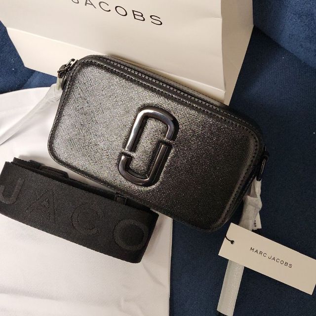 MARC JACOBS　黒　カメラバック