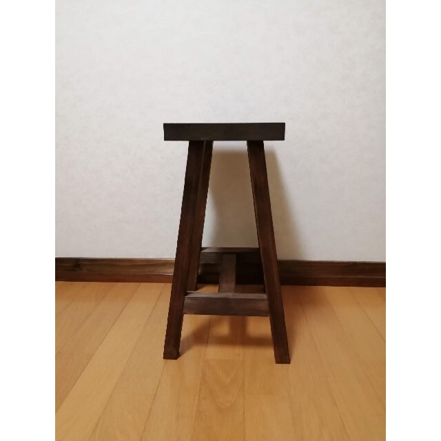 木製フラワースタンド　花台　幅45cm×高さ40cm　スツール　ベンチ　猫 インテリア/住まい/日用品の椅子/チェア(スツール)の商品写真