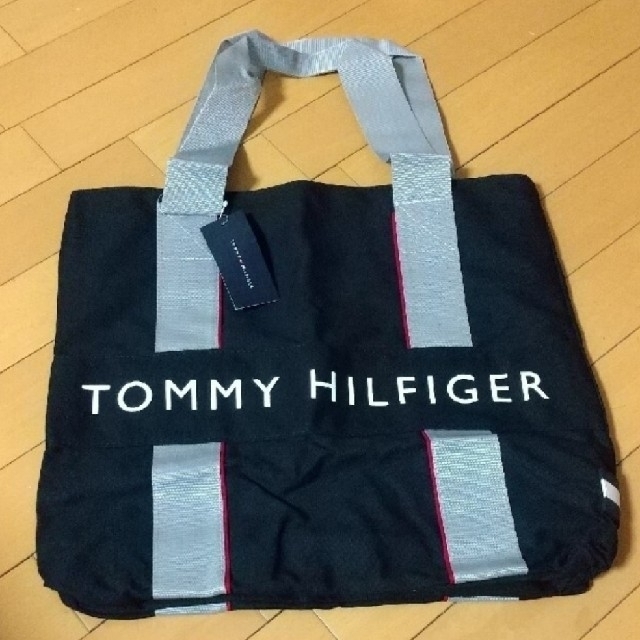 TOMMY HILFIGER(トミーヒルフィガー)のMimi様専用  新品  TOMMY  HILFIGER  トートバッグブラック レディースのバッグ(トートバッグ)の商品写真