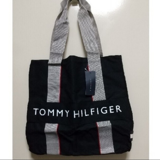 TOMMY HILFIGER(トミーヒルフィガー)のMimi様専用  新品  TOMMY  HILFIGER  トートバッグブラック レディースのバッグ(トートバッグ)の商品写真