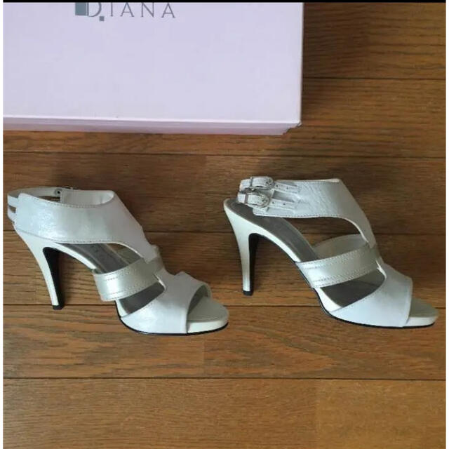 DIANA(ダイアナ)の新品☆ダイアナ/DIANA 白サンダル　ストラップ レディースの靴/シューズ(サンダル)の商品写真