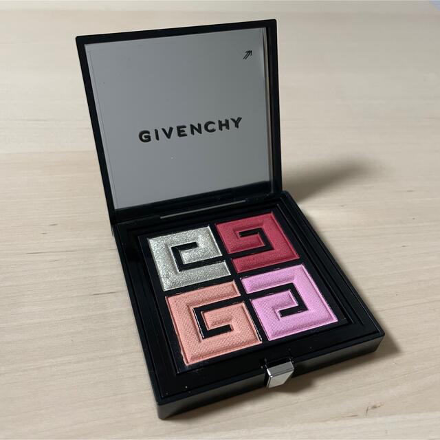 GIVENCHY(ジバンシィ)のGIVENCHY レッド・ライト・パレット コスメ/美容のベースメイク/化粧品(アイシャドウ)の商品写真