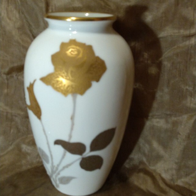 大蔵陶園の✨金彩薔薇の花瓶✨23cm