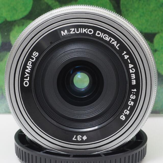 OLYMPUS(オリンパス)の【美品】オリンパスM.ZUIKO12-42mm❤️パンケーキズームレンズ❤️ スマホ/家電/カメラのカメラ(レンズ(ズーム))の商品写真