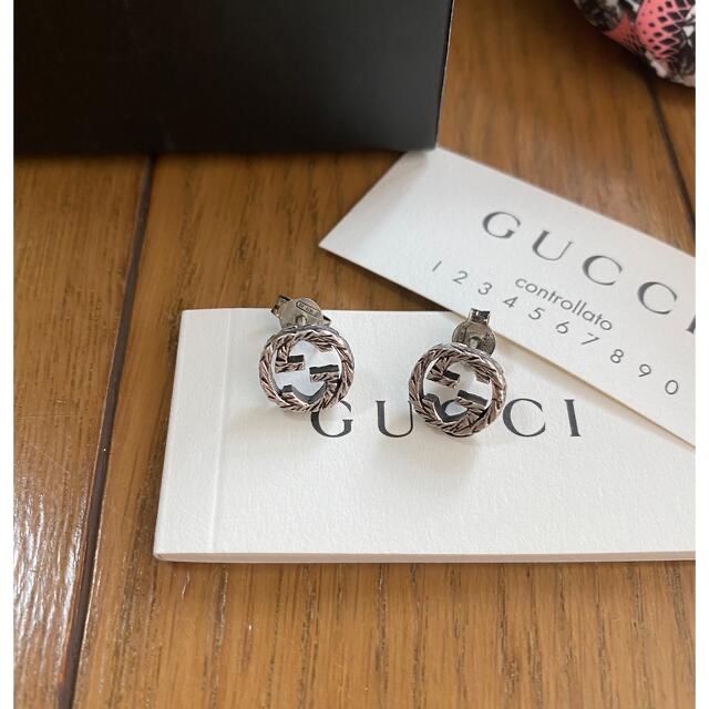 Gucci(グッチ)のGUCCI ピアス　シルバー　クォーター様専用 メンズのアクセサリー(ピアス(両耳用))の商品写真