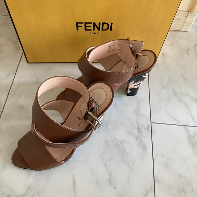 FENDI(フェンディ)の大幅値下げ！フェンディ　サンダル　36 レディースの靴/シューズ(サンダル)の商品写真