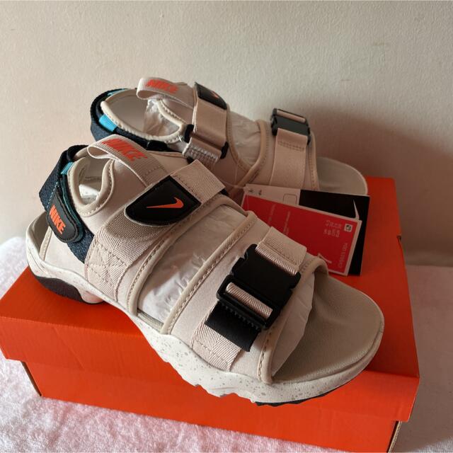 NIKE(ナイキ)の新品　WMNS NIKE CANYON SANDAL キャニオン　サンダル レディースの靴/シューズ(サンダル)の商品写真