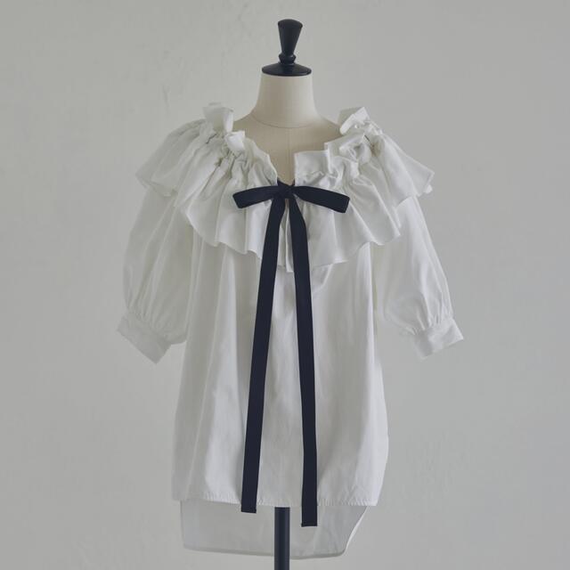 RIKO Wrapping ribbon blouse