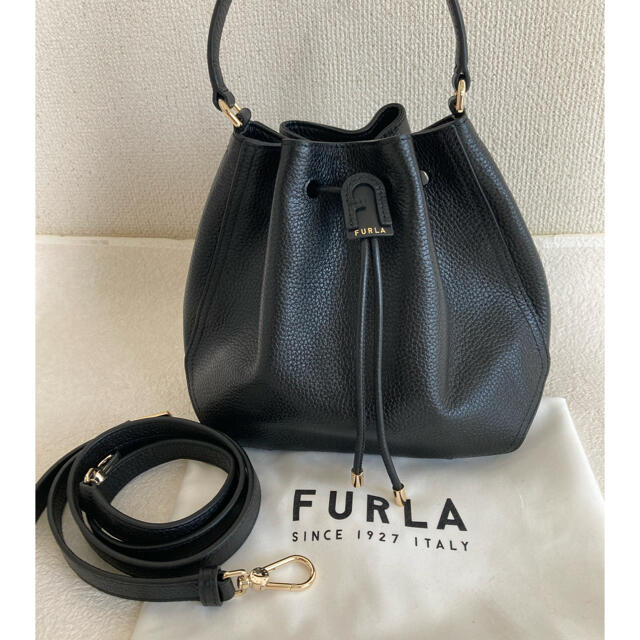 フルラ新作 極美品 アテナ 黒 ショルダーバッグ - ショルダーバッグ