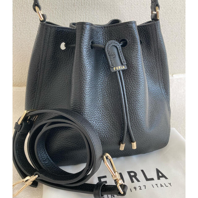 ✨現行極美品✨ FURLA フルラ ショルダーバッグ ミニバッグ アテナ 白