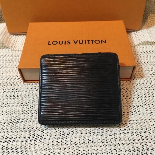 LOUIS VUITTON(ルイヴィトン)のルイヴィトン　エピ　小銭入れ メンズのファッション小物(コインケース/小銭入れ)の商品写真