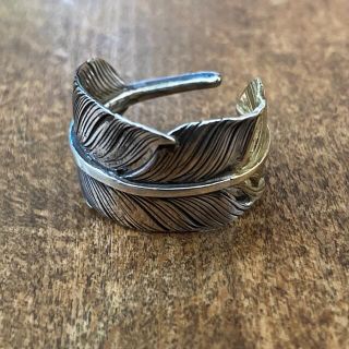 ゴローズ(goro's)のTarowashimi M feather K18 top ring 01(リング(指輪))