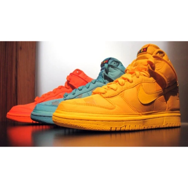 Nylon Magazine x Nike Dunk High レディースの靴/シューズ(スニーカー)の商品写真