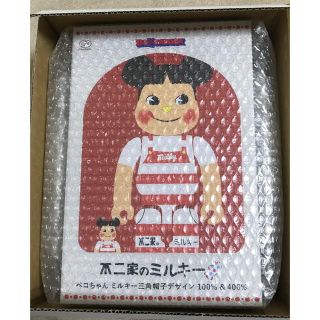 フジヤ(不二家)のBE@RBRICK ペコちゃん 三角帽子デザイン 100% & 400% (その他)