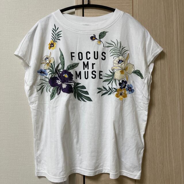 GRACE CONTINENTAL(グレースコンチネンタル)のグレースコンチネンタル　ダイアグラム　フラワー刺繍ロゴTシャツ レディースのトップス(Tシャツ(半袖/袖なし))の商品写真