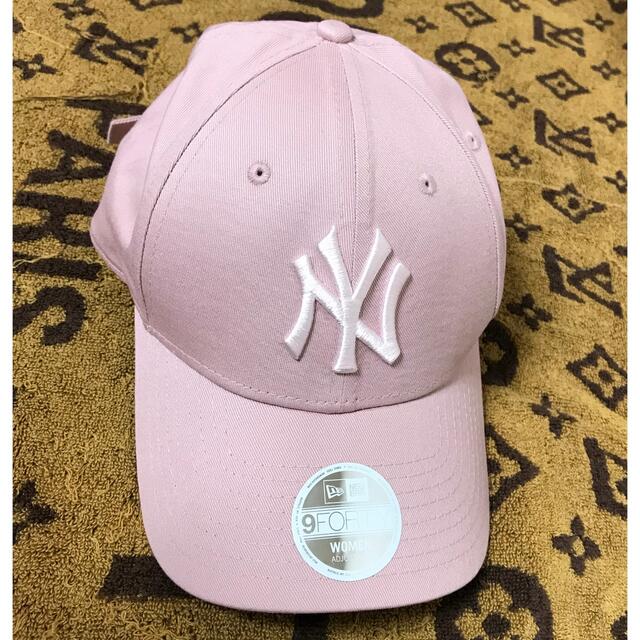 NEW ERA(ニューエラー)のNEW ERA 新作　NYロゴ　レディース　キャップ　大人気完売色　ピンクライト レディースの帽子(キャップ)の商品写真