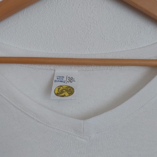 Lee(リー)のLee　Vネック　ホワイト　白シャツ　半袖 レディースのトップス(Tシャツ(半袖/袖なし))の商品写真