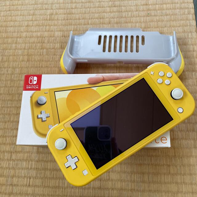 Nintendo Switch(ニンテンドースイッチ)のスイッチライト　ジャンク エンタメ/ホビーのゲームソフト/ゲーム機本体(携帯用ゲーム機本体)の商品写真