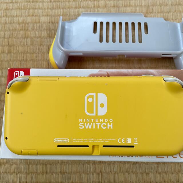 Nintendo Switch(ニンテンドースイッチ)のスイッチライト　ジャンク エンタメ/ホビーのゲームソフト/ゲーム機本体(携帯用ゲーム機本体)の商品写真