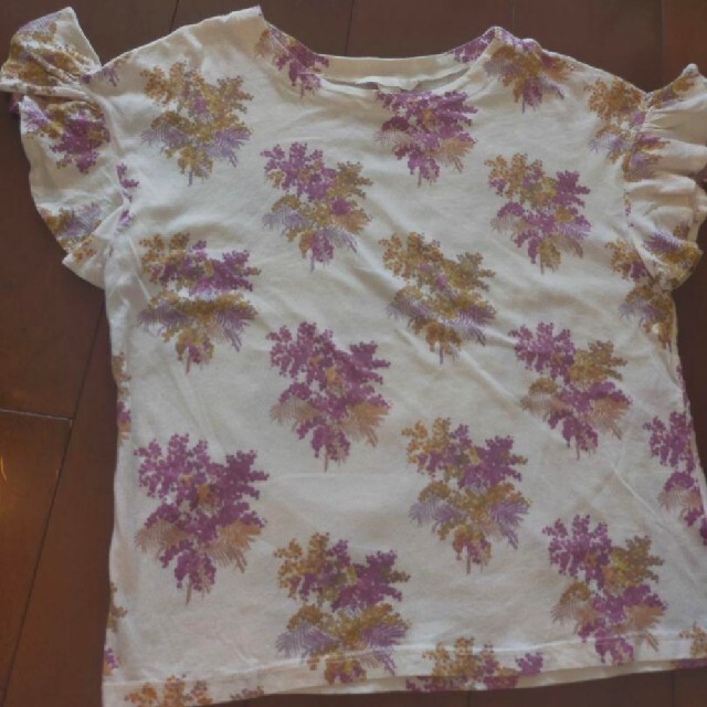 H&M(エイチアンドエム)の花柄＊フリル　Tシャツ レディースのトップス(Tシャツ(半袖/袖なし))の商品写真