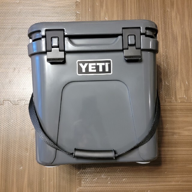 YETI ローディ24 (チャコール)未使用品 スポーツ/アウトドアのアウトドア(その他)の商品写真