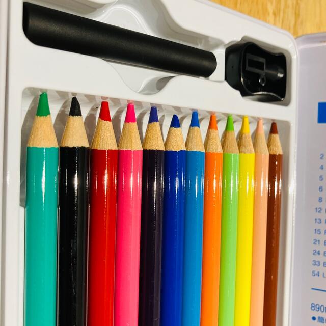 三菱鉛筆(ミツビシエンピツ)のスーパーマリオ色鉛筆12色+赤鉛筆+えんぴつ2B8本+B5本 エンタメ/ホビーのアート用品(色鉛筆)の商品写真