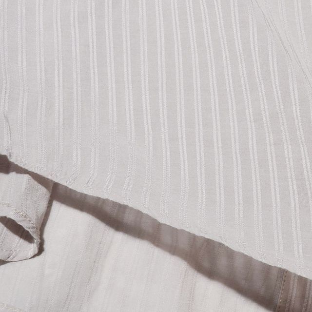 UNTITLED(アンタイトル)の  アンタイトル　シャイニーストライプ  　ロング丈透け感シャツ　チュニック レディースのトップス(チュニック)の商品写真
