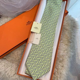 エルメス(Hermes)の☆超美品☆HERMES エルメス ネクタイ ピスタチオグリーン 総柄(ネクタイ)