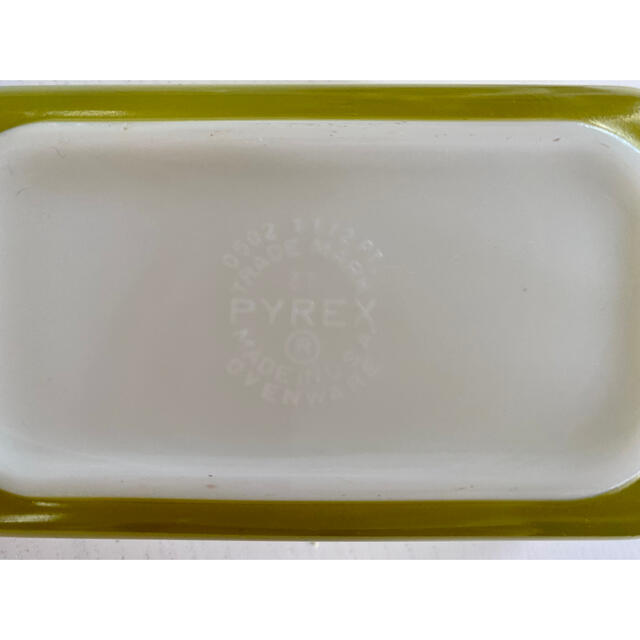 Pyrex(パイレックス)のオールドパイレックス　レフリジレーター　M ２個セット　蓋付き インテリア/住まい/日用品のキッチン/食器(容器)の商品写真