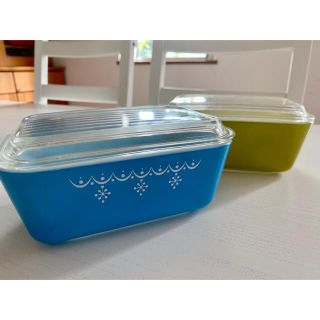 パイレックス(Pyrex)のオールドパイレックス　レフリジレーター　M ２個セット　蓋付き(容器)