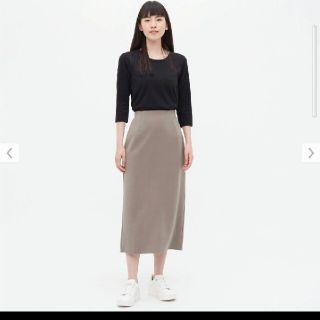 ユニクロ(UNIQLO)のユニクロ　ストレッチダブルフェイスナロースカート(ロングスカート)