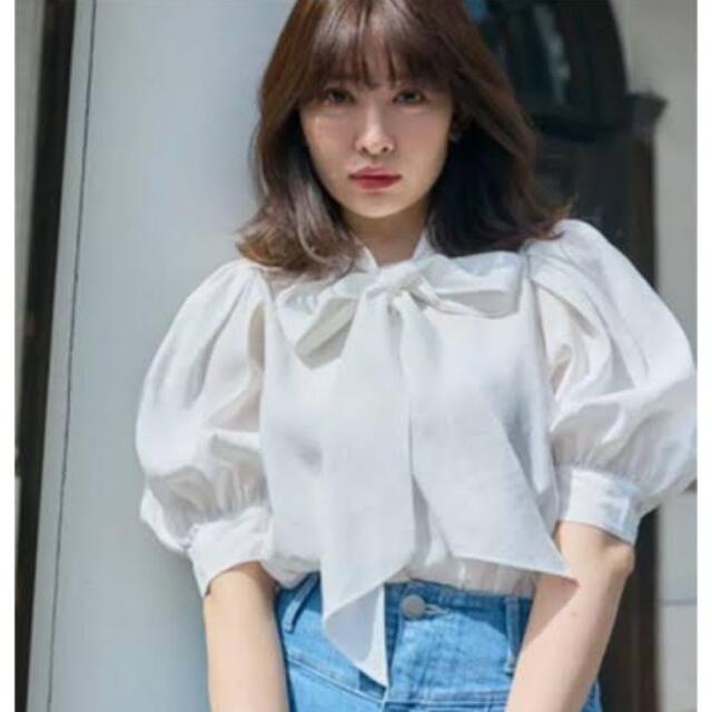 SNIDEL(スナイデル)のJust Because Two-Way Blouse レディースのトップス(シャツ/ブラウス(半袖/袖なし))の商品写真