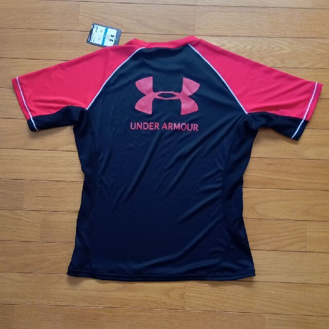 UNDER ARMOUR(アンダーアーマー)のアンダーアーマー heatgear ジュニア LOOS Tシャツ スポーツ/アウトドアのトレーニング/エクササイズ(その他)の商品写真