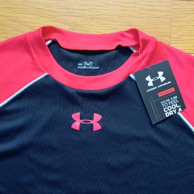 UNDER ARMOUR(アンダーアーマー)のアンダーアーマー heatgear ジュニア LOOS Tシャツ スポーツ/アウトドアのトレーニング/エクササイズ(その他)の商品写真