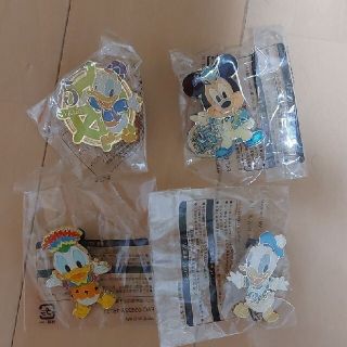 ディズニー(Disney)のディズニーリゾートピンバッチ　4種類(キャラクターグッズ)