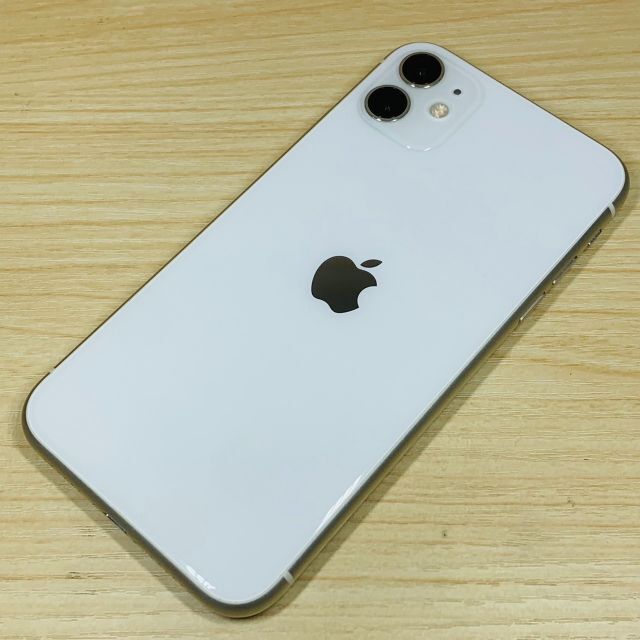 スマホ/家電/カメラSIMフリー iPhone11 64GB P105