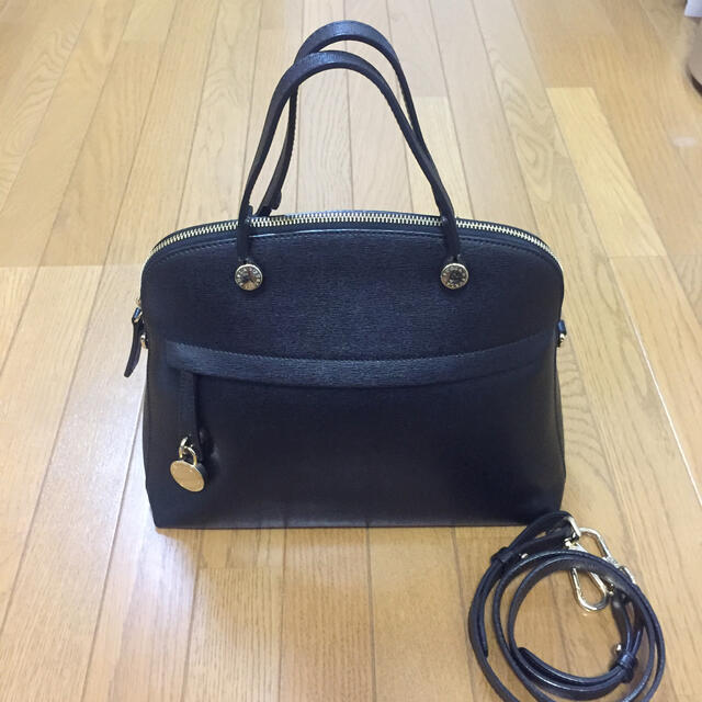 FURLA バッグ ボルドーとブラックの二点