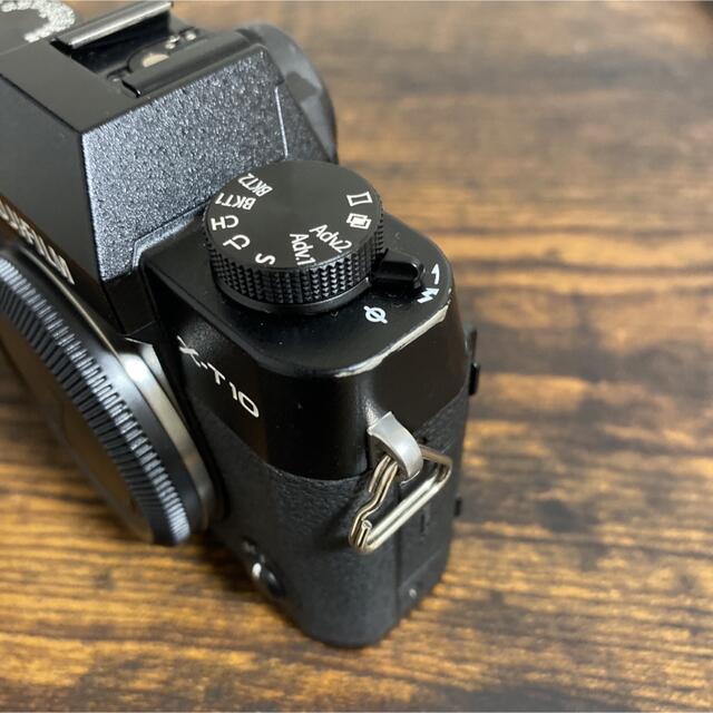 富士フイルム(フジフイルム)のFUJIFILM x-t10 スマホ/家電/カメラのカメラ(ミラーレス一眼)の商品写真