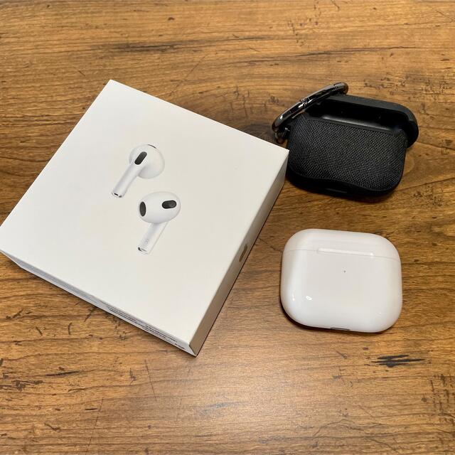Apple AirPods 第3世代 純正品 ケース付き 注目ショップ 65.0%OFF