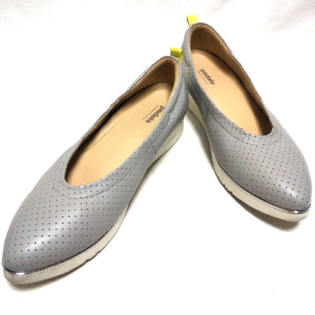 asics(アシックス)の超美品   Pedala   レザー   23.5EE   フラットシューズ レディースの靴/シューズ(ハイヒール/パンプス)の商品写真